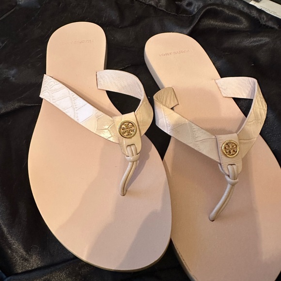 Soft pink Tory Burch sandals - Picture 4 of 4